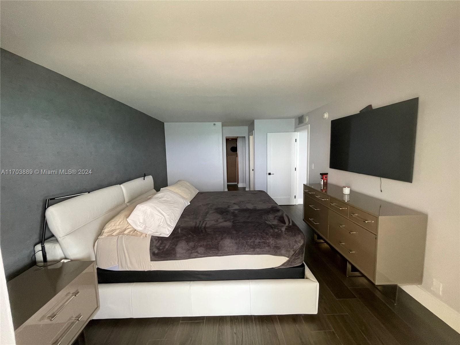 2555 Collins Ave # 1409, Miami Beach FL 33140 — 37