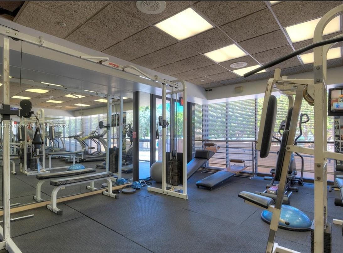 2555 Collins Ave # 1409, Miami Beach FL 33140 — 44