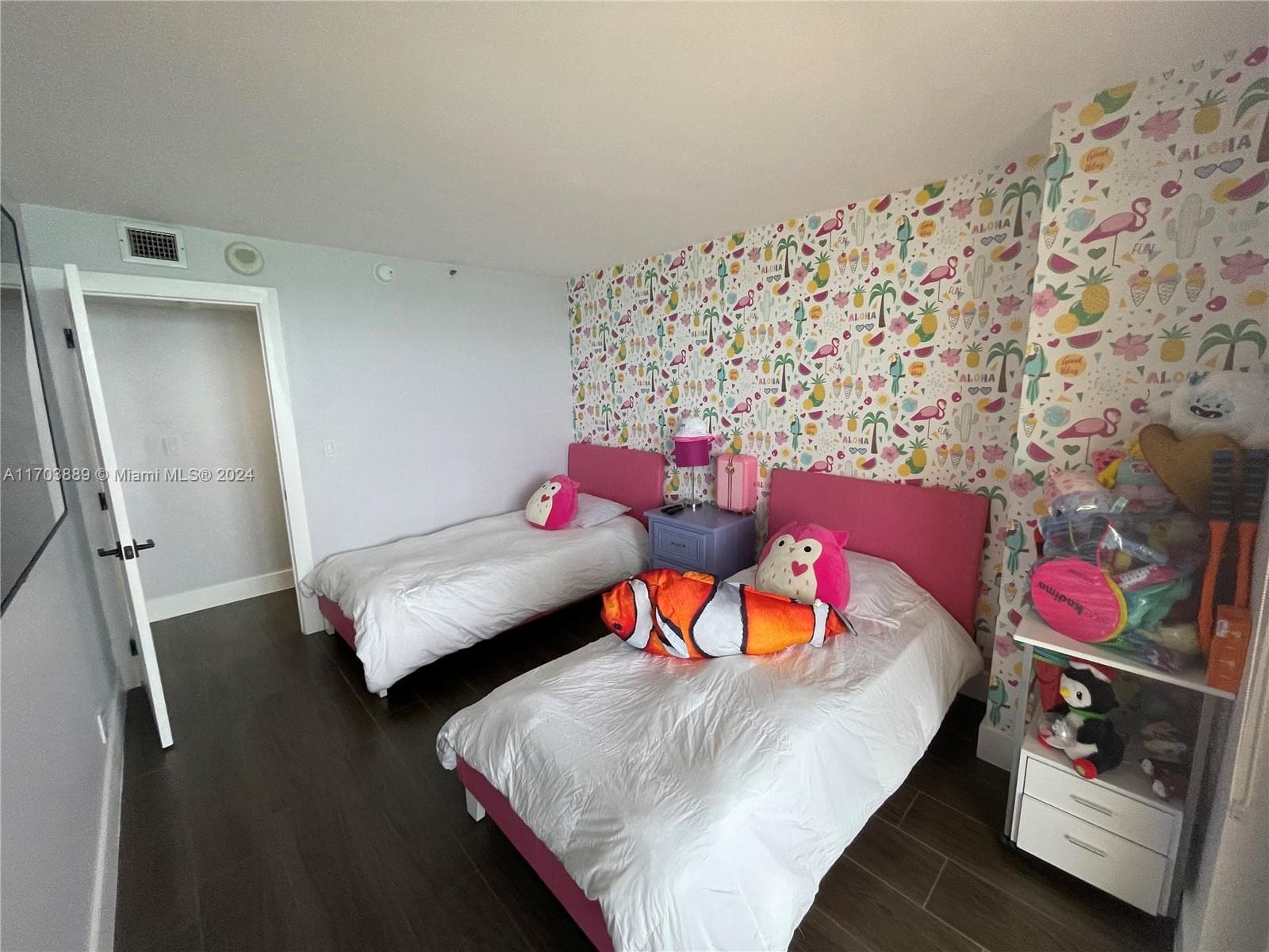 2555 Collins Ave # 1409, Miami Beach FL 33140 — 21