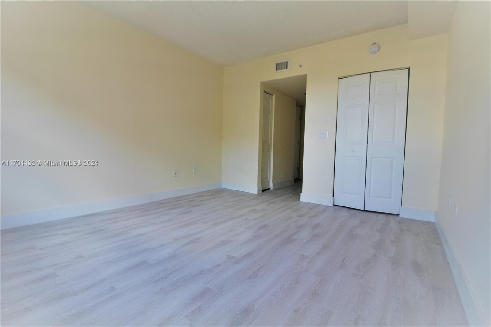 17150 N Bay Rd # 2612, Sunny Isles Beach FL 33160 — 21