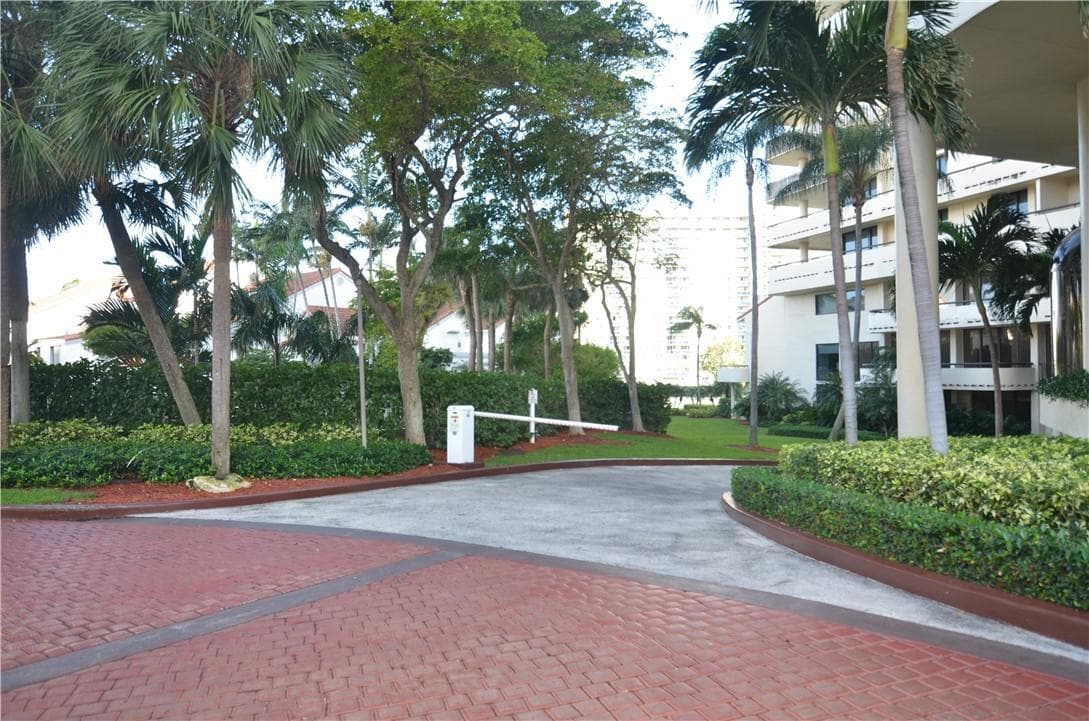 19355 Turnberry Way # L, Aventura FL 33180 — 37