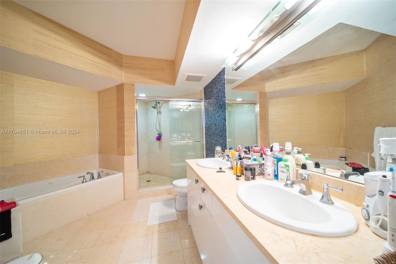19900 E Country Club Dr # 610, Aventura FL 33180 — 16