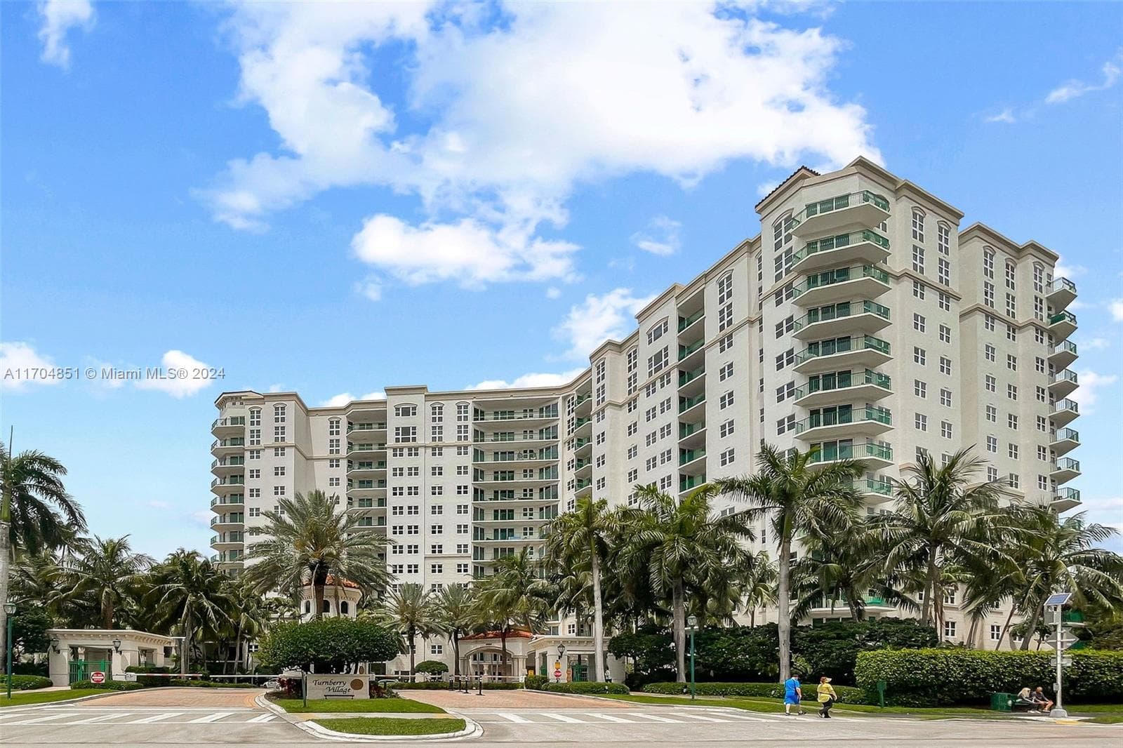 19900 E Country Club Dr # 610, Aventura FL 33180 — 22