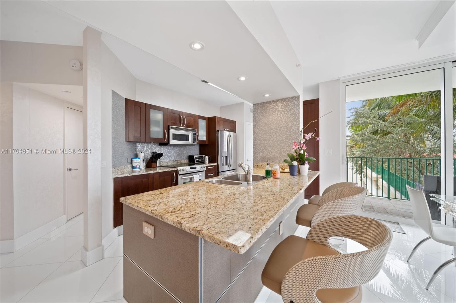 19900 E Country Club Dr # 610, Aventura FL 33180 — 3
