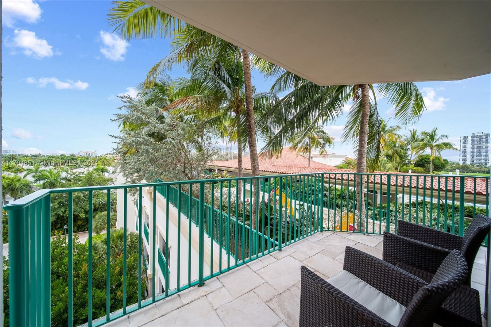 19900 E Country Club Dr # 610, Aventura FL 33180 — 1