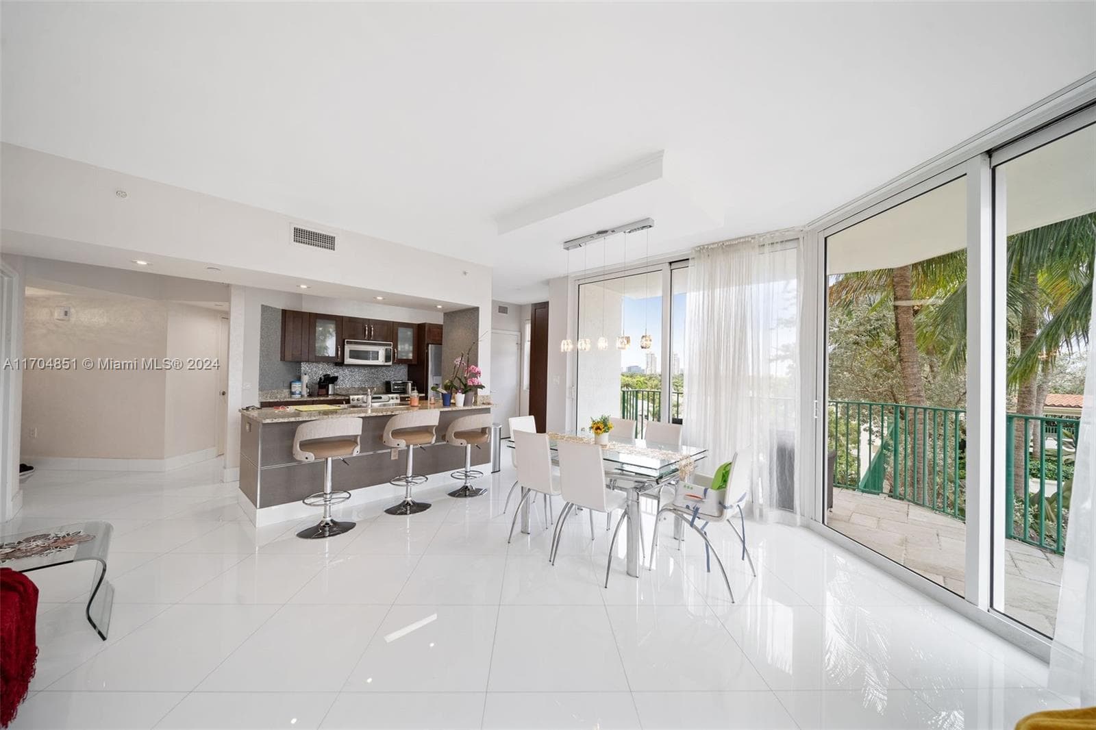 19900 E Country Club Dr # 610, Aventura FL 33180 — 50