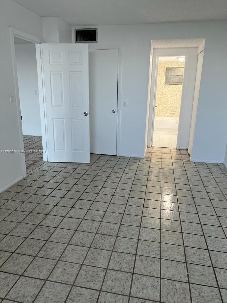 15600 NW 7th Ave # 821, Miami FL 33169 — 7