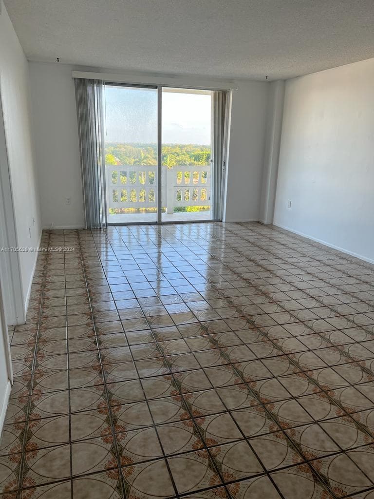 15600 NW 7th Ave # 821, Miami FL 33169 — 5