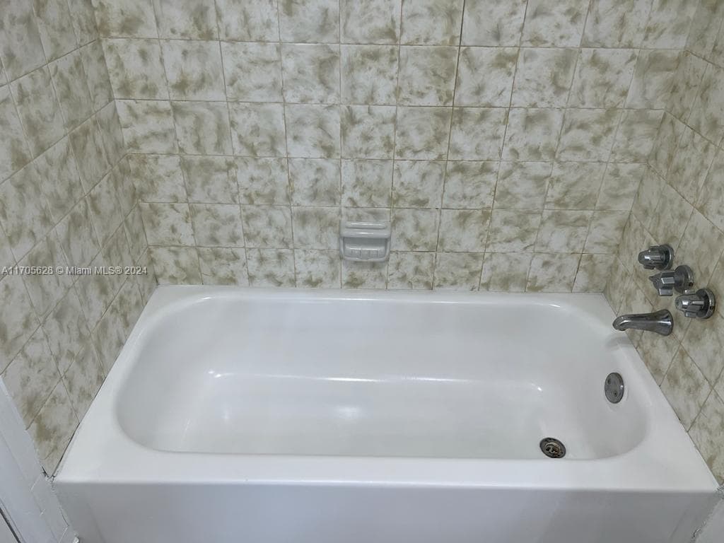 15600 NW 7th Ave # 821, Miami FL 33169 — 10
