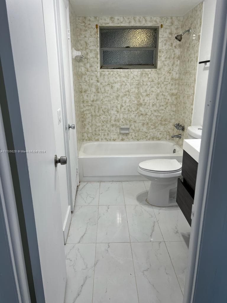 15600 NW 7th Ave # 821, Miami FL 33169 — 11