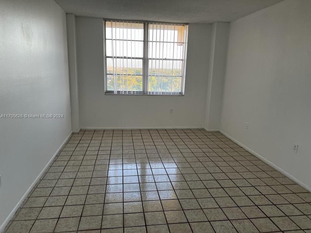 15600 NW 7th Ave # 821, Miami FL 33169 — 4