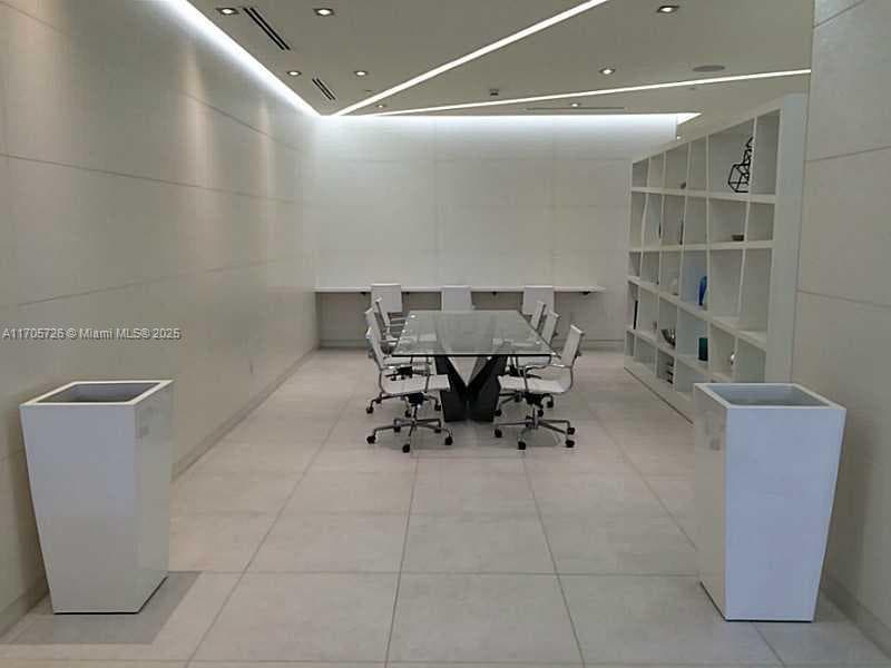 4250 Biscayne Blvd # 1104, Miami FL 33137 — 25