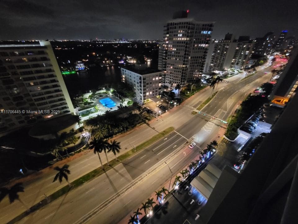 5601 Collins Ave # 9, Miami Beach FL 33140 — 6