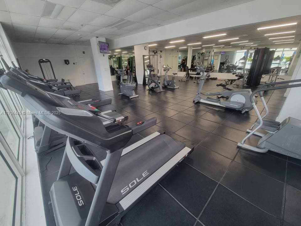 5601 Collins Ave # 9, Miami Beach FL 33140 — 42