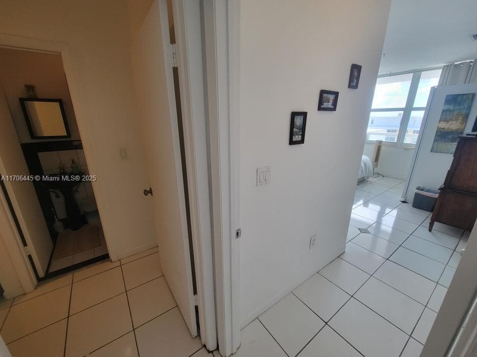5601 Collins Ave # 9, Miami Beach FL 33140 — 16