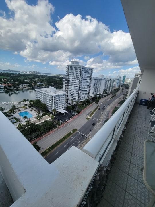 5601 Collins Ave # 9, Miami Beach FL 33140 — 7