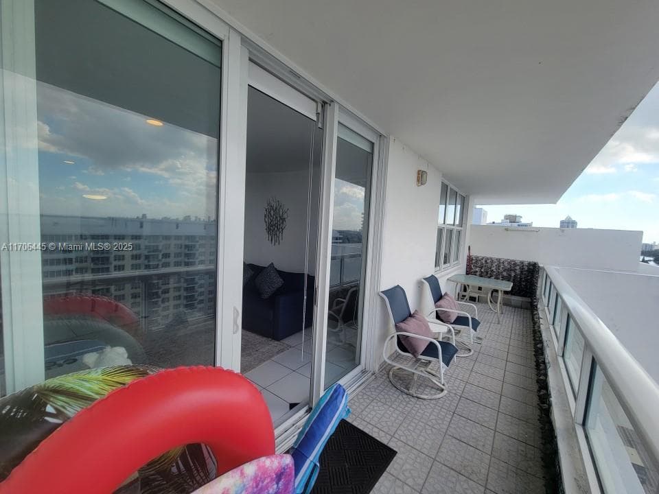 5601 Collins Ave # 9, Miami Beach FL 33140 — 32