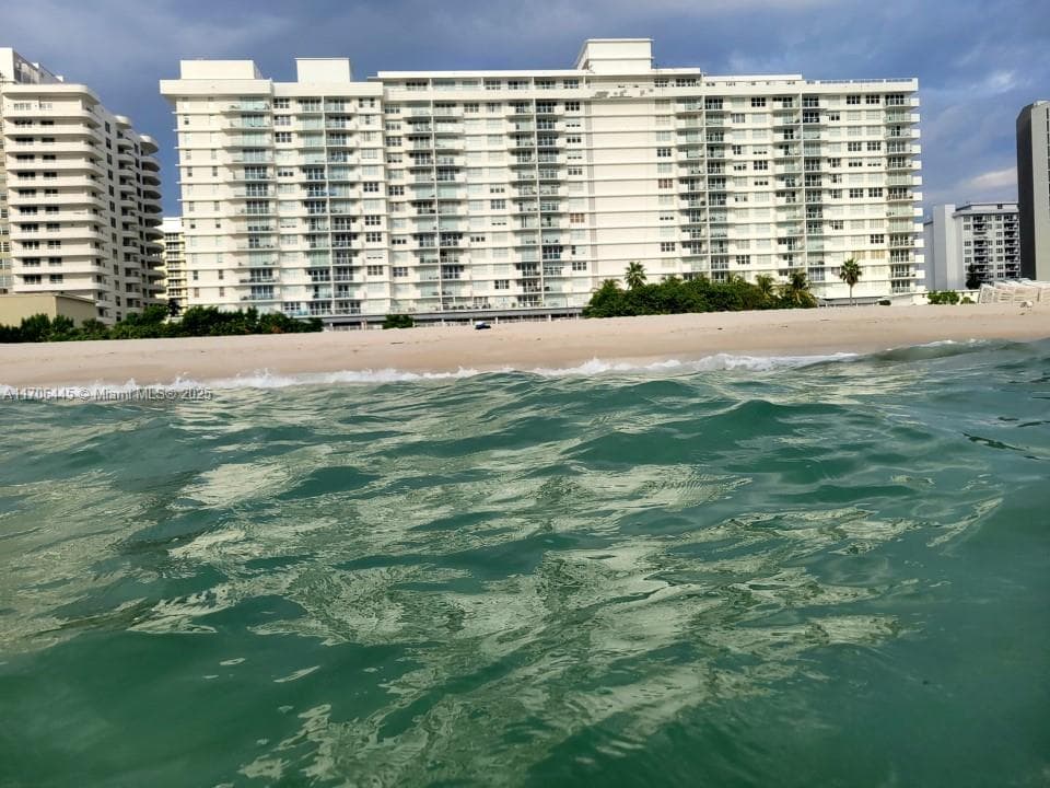 5601 Collins Ave # 9, Miami Beach FL 33140 — 1