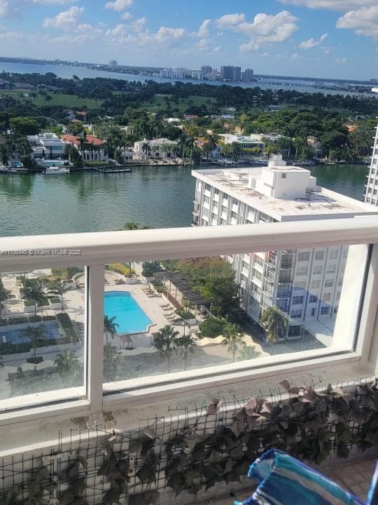 5601 Collins Ave # 9, Miami Beach FL 33140 — 5