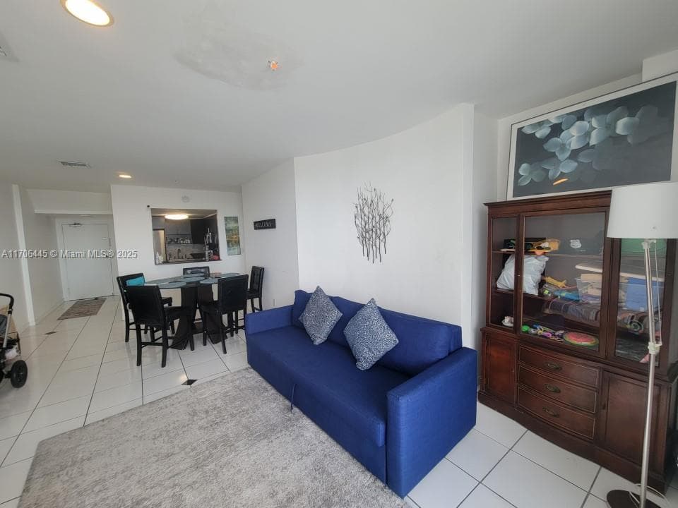 5601 Collins Ave # 9, Miami Beach FL 33140 — 34
