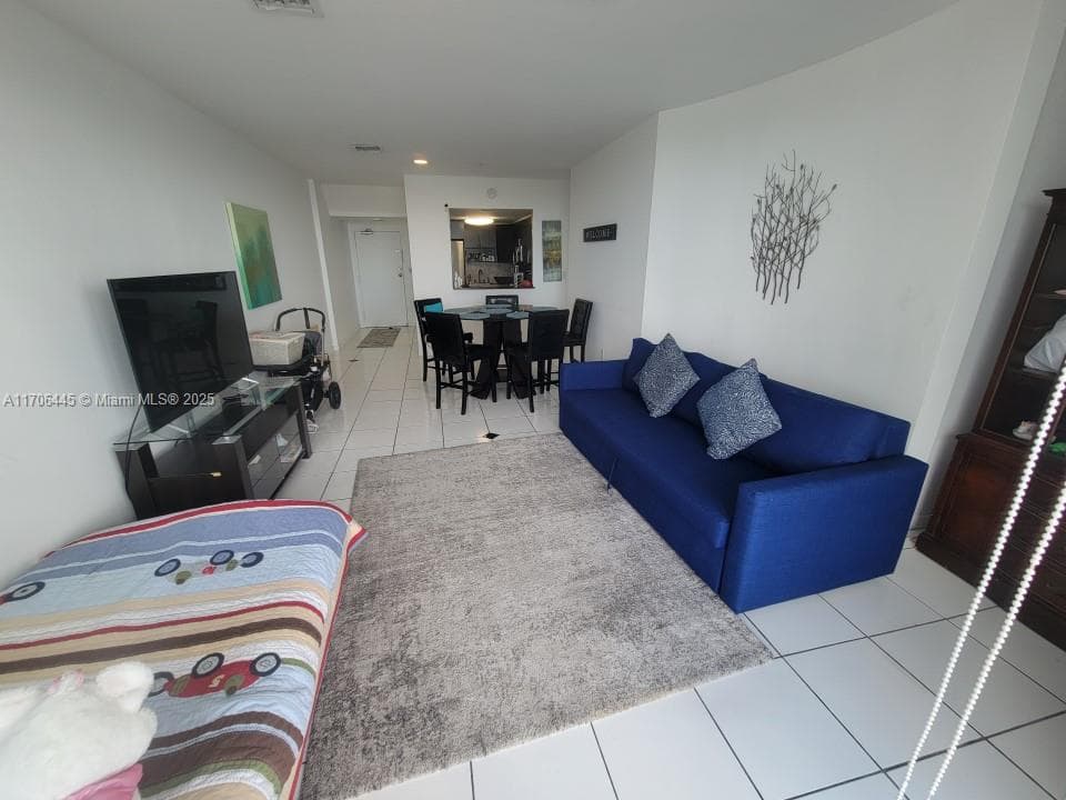 5601 Collins Ave # 9, Miami Beach FL 33140 — 33