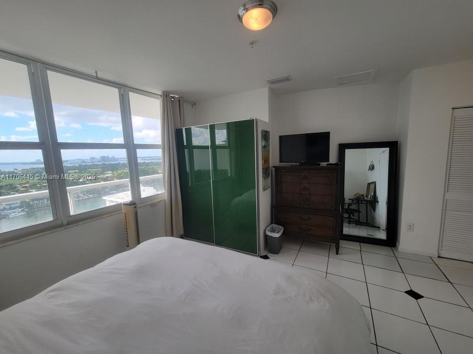 5601 Collins Ave # 9, Miami Beach FL 33140 — 21