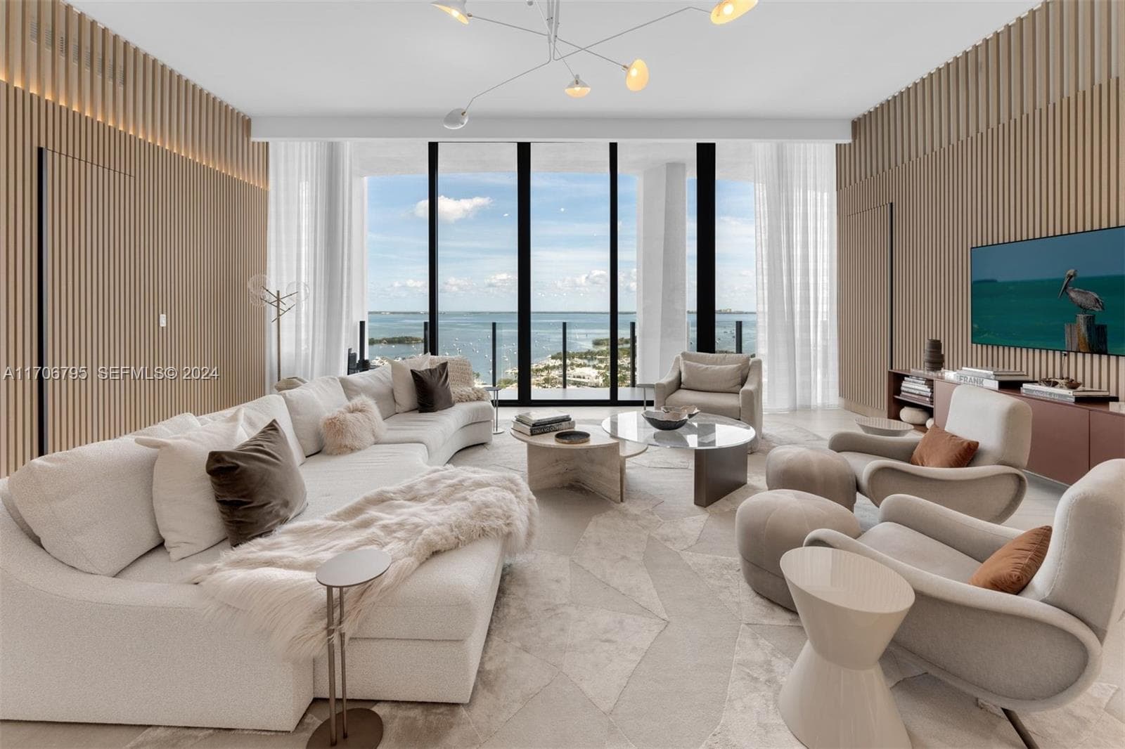 2811 S Bayshore Dr, Miami FL 33133 — 27
