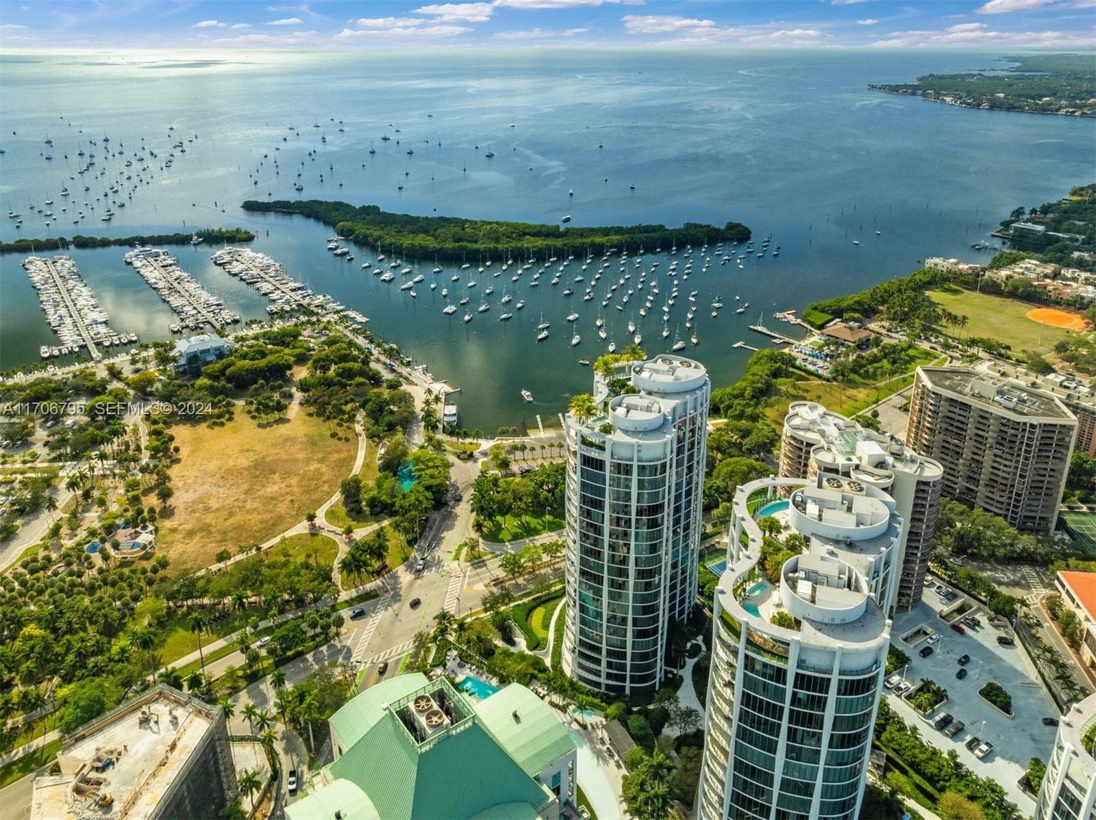 2811 S Bayshore Dr, Miami FL 33133 — 17