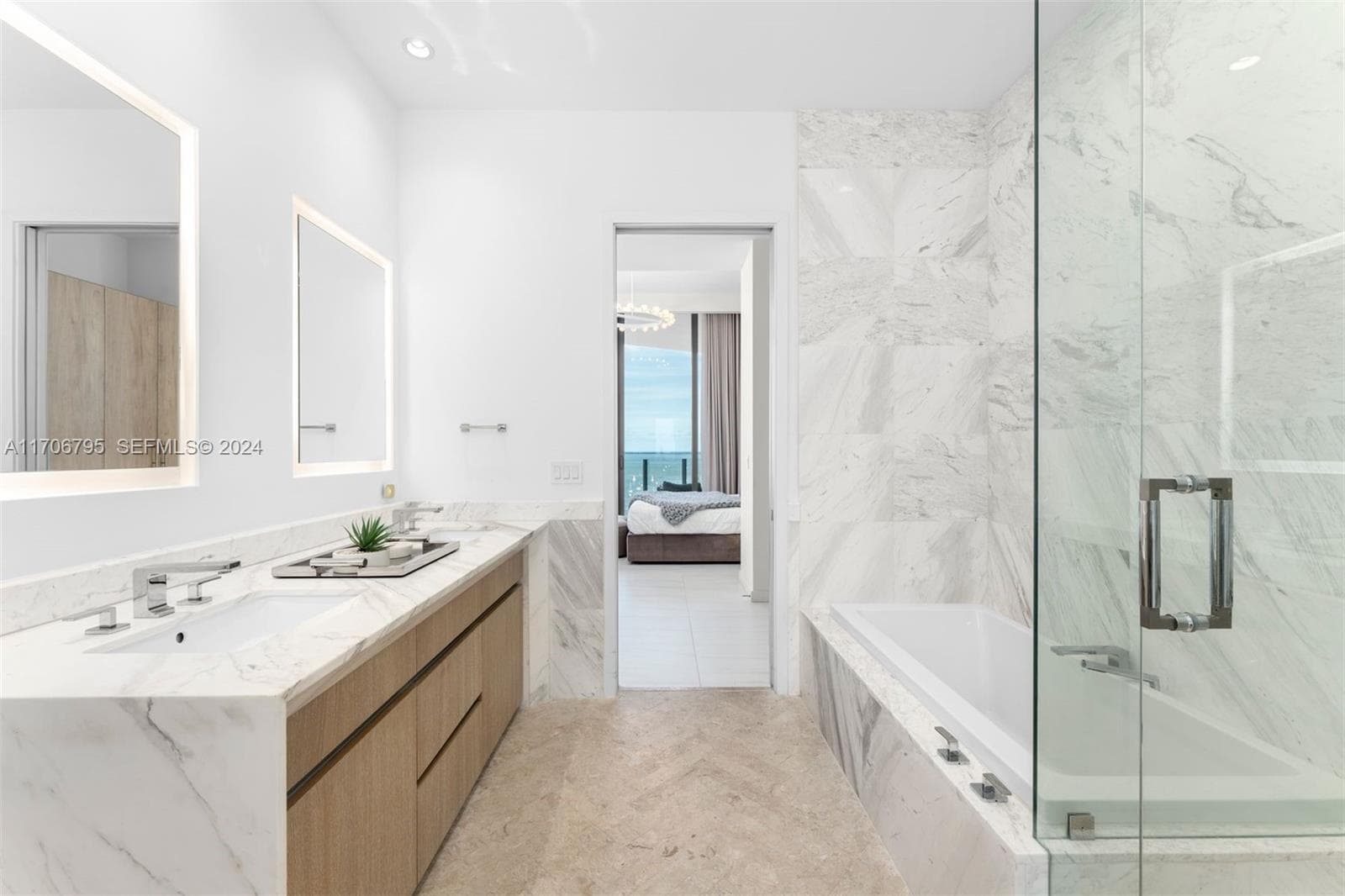 2811 S Bayshore Dr, Miami FL 33133 — 12