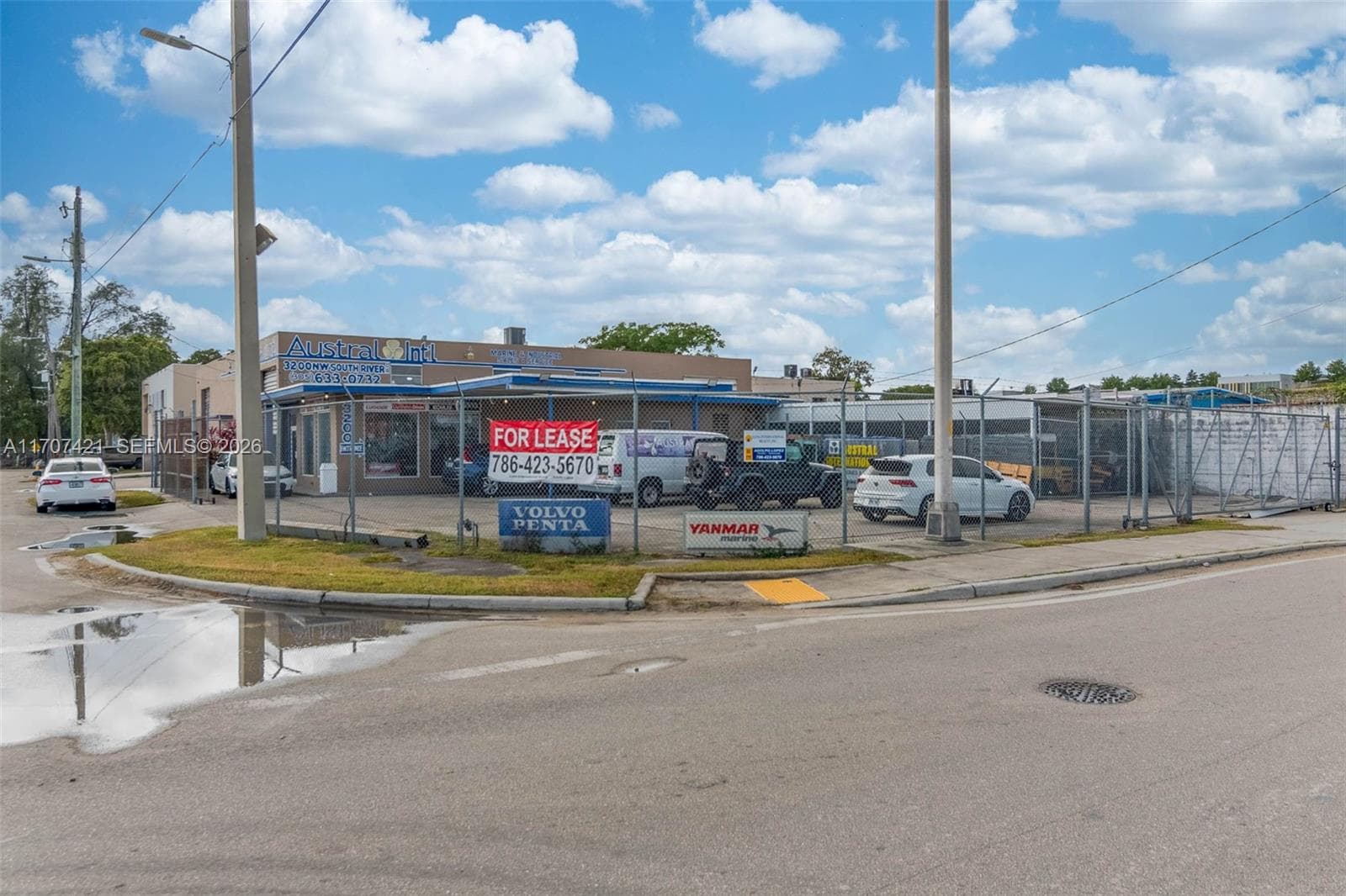 3200 NW South River Dr, Miami FL 33142 — 2