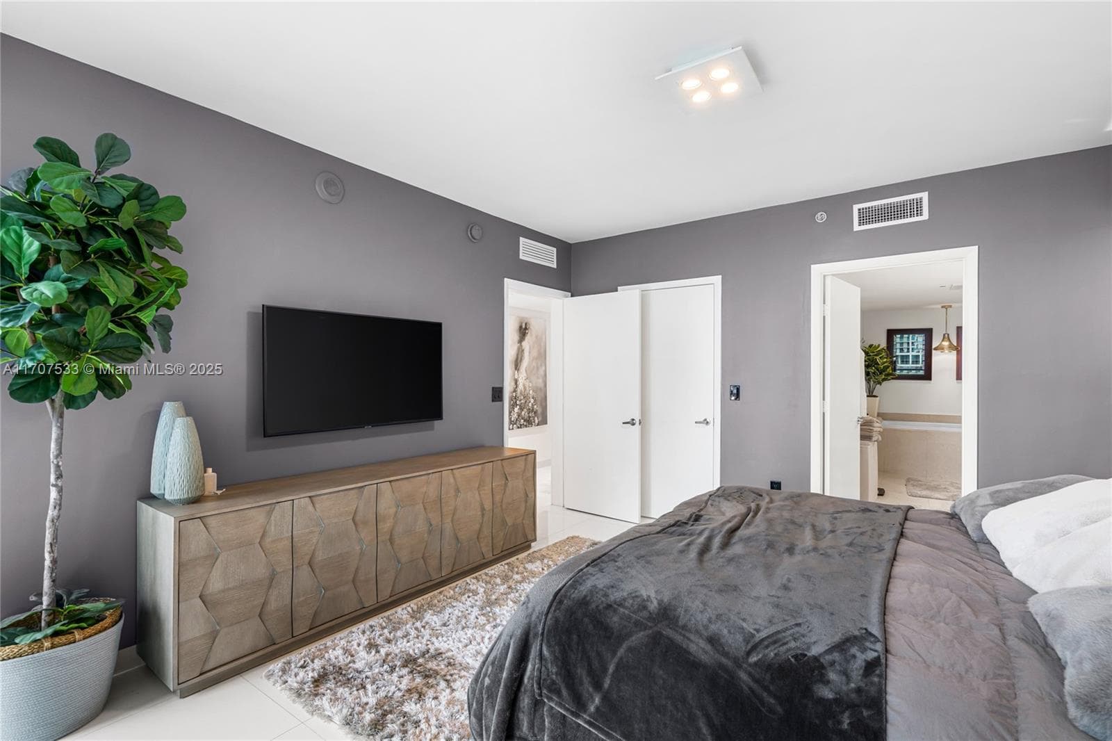 495 Brickell Ave # 1702, Miami FL 33131 — 27