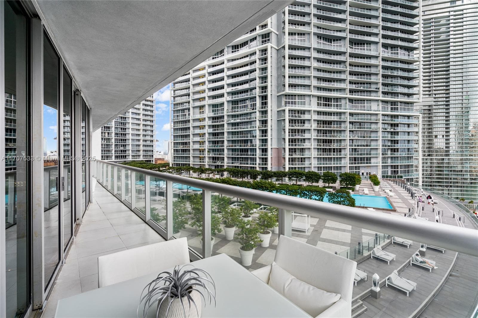 495 Brickell Ave # 1702, Miami FL 33131 — 53