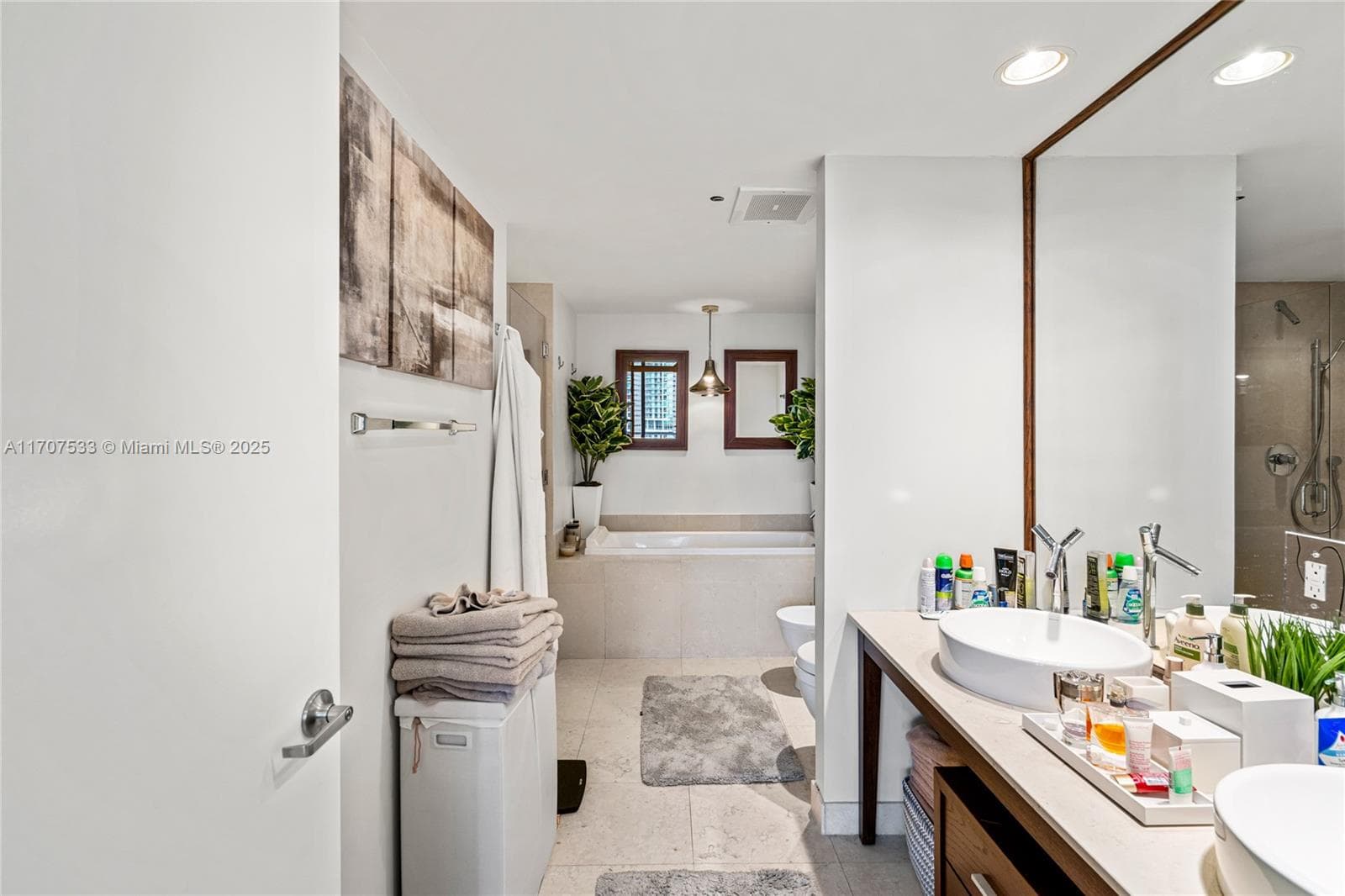 495 Brickell Ave # 1702, Miami FL 33131 — 34
