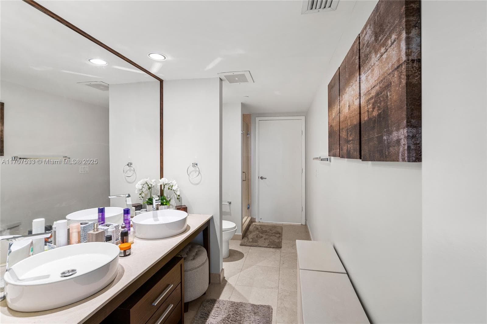 495 Brickell Ave # 1702, Miami FL 33131 — 33