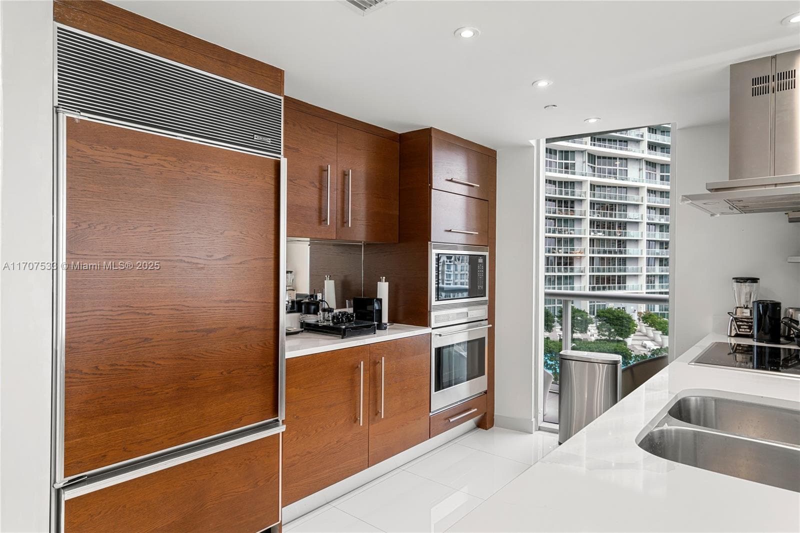 495 Brickell Ave # 1702, Miami FL 33131 — 18