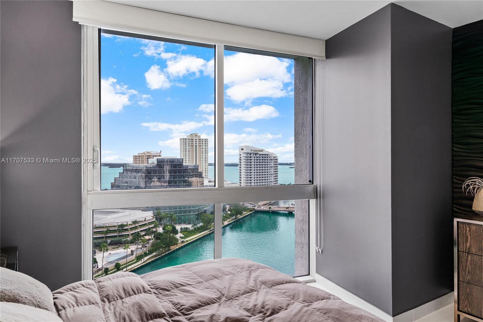 495 Brickell Ave # 1702, Miami FL 33131 — 40