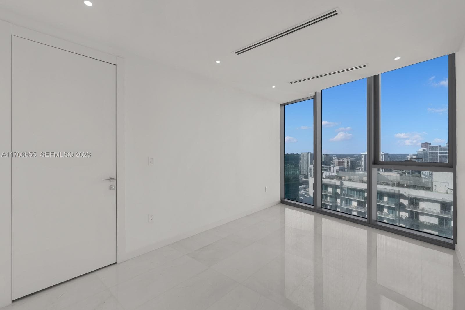 300 Biscayne Blvd Way # 4703, Miami FL 33131 — 52