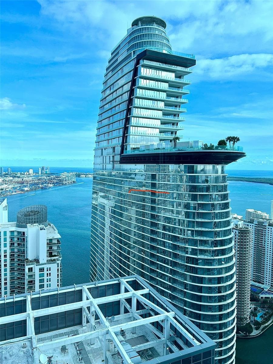 300 Biscayne Blvd Way # 4703, Miami FL 33131 — 81
