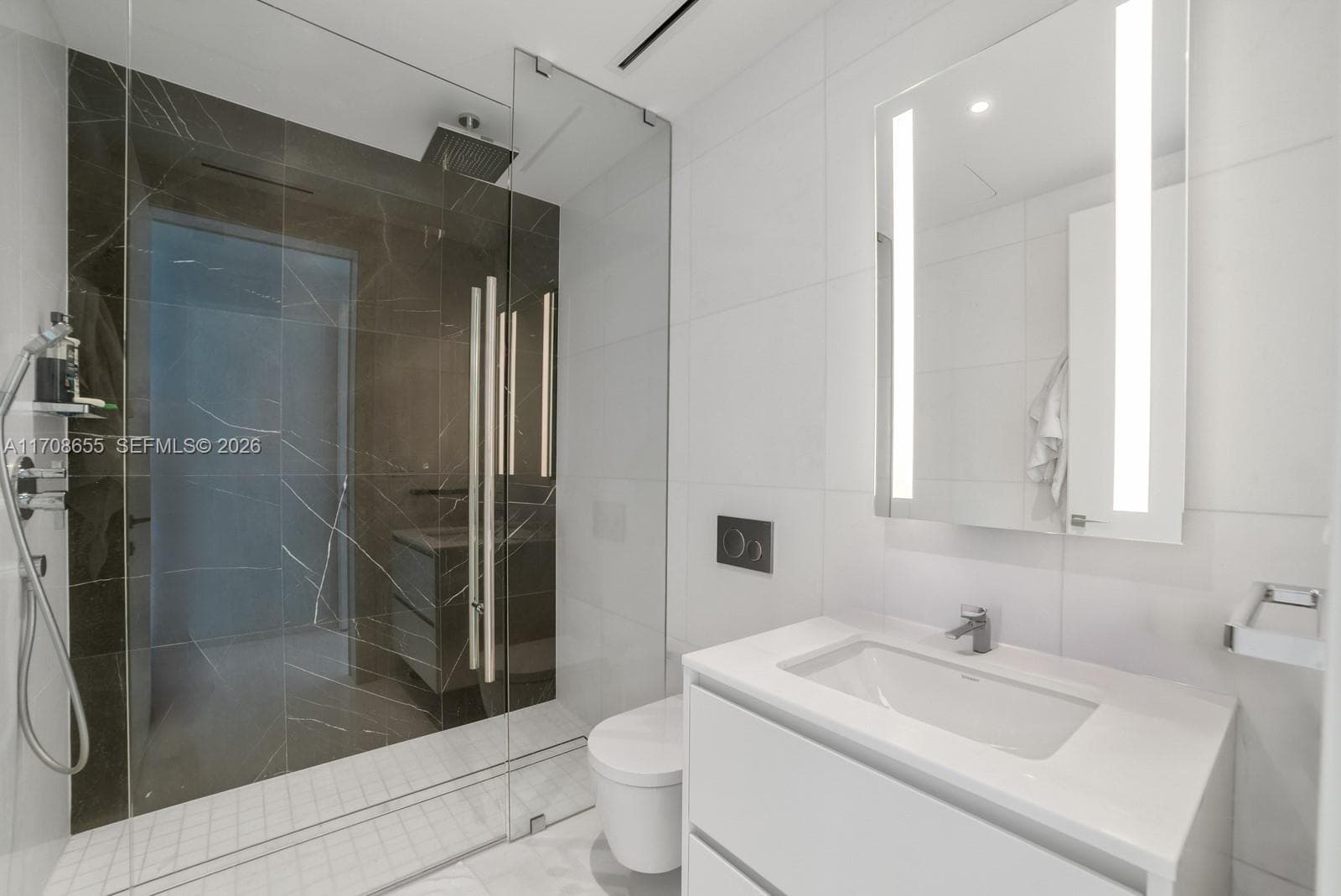300 Biscayne Blvd Way # 4703, Miami FL 33131 — 24