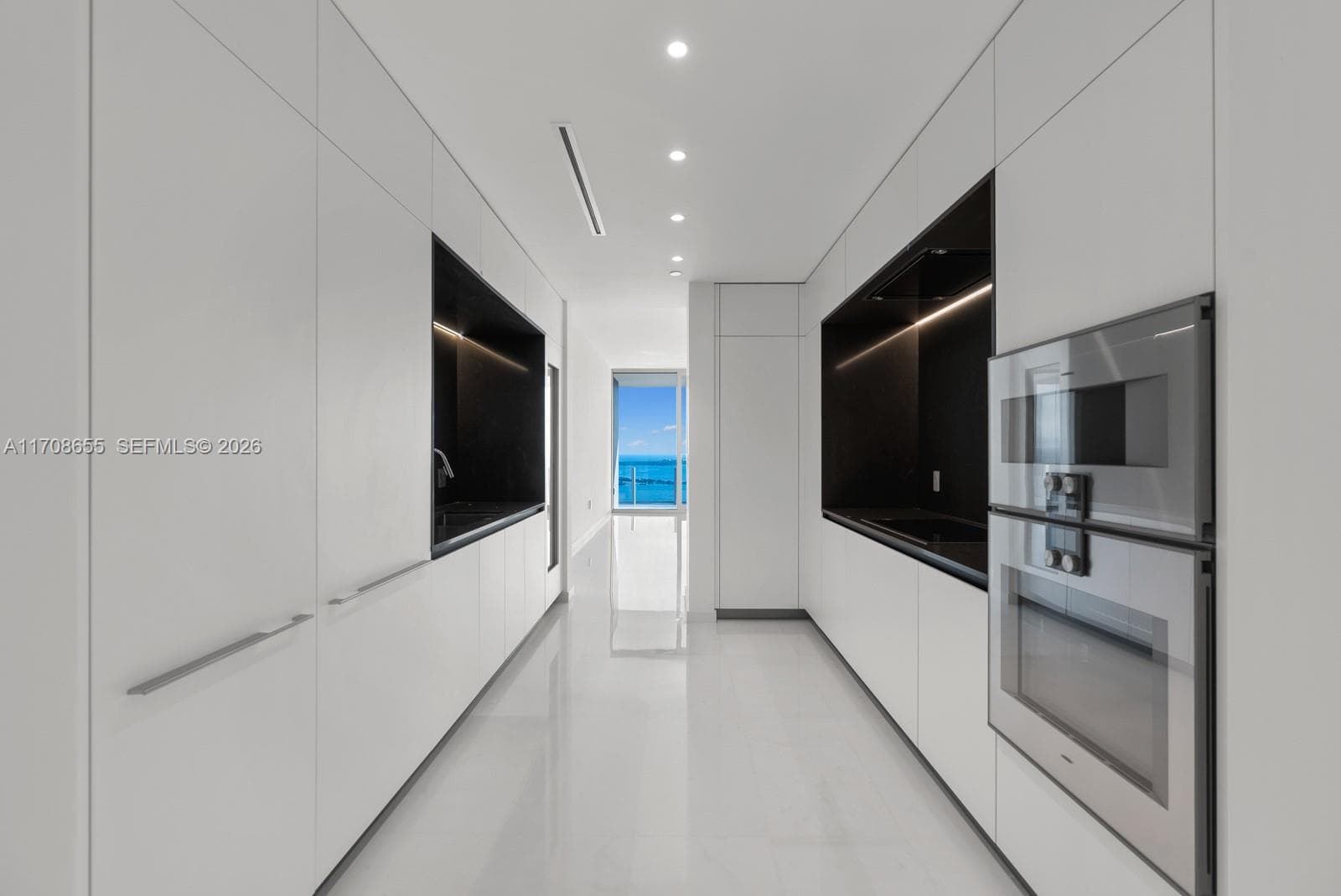 300 Biscayne Blvd Way # 4703, Miami FL 33131 — 41