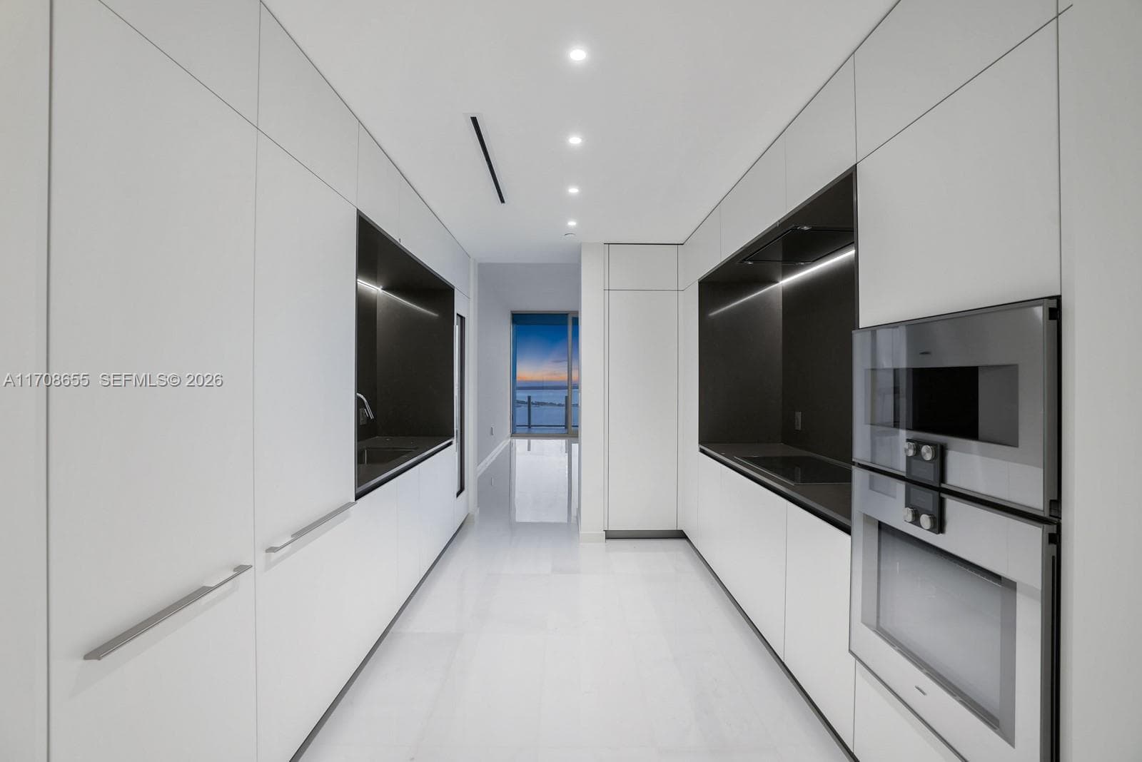 300 Biscayne Blvd Way # 4703, Miami FL 33131 — 40
