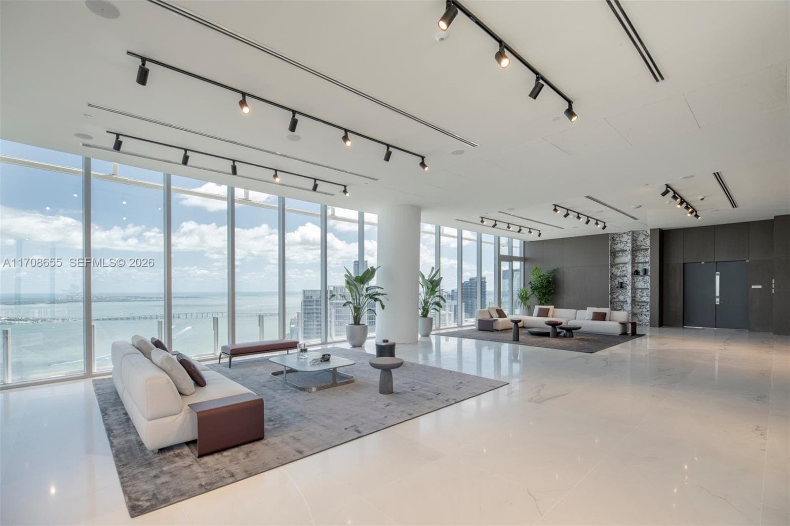 300 Biscayne Blvd Way # 4703, Miami FL 33131 — 70
