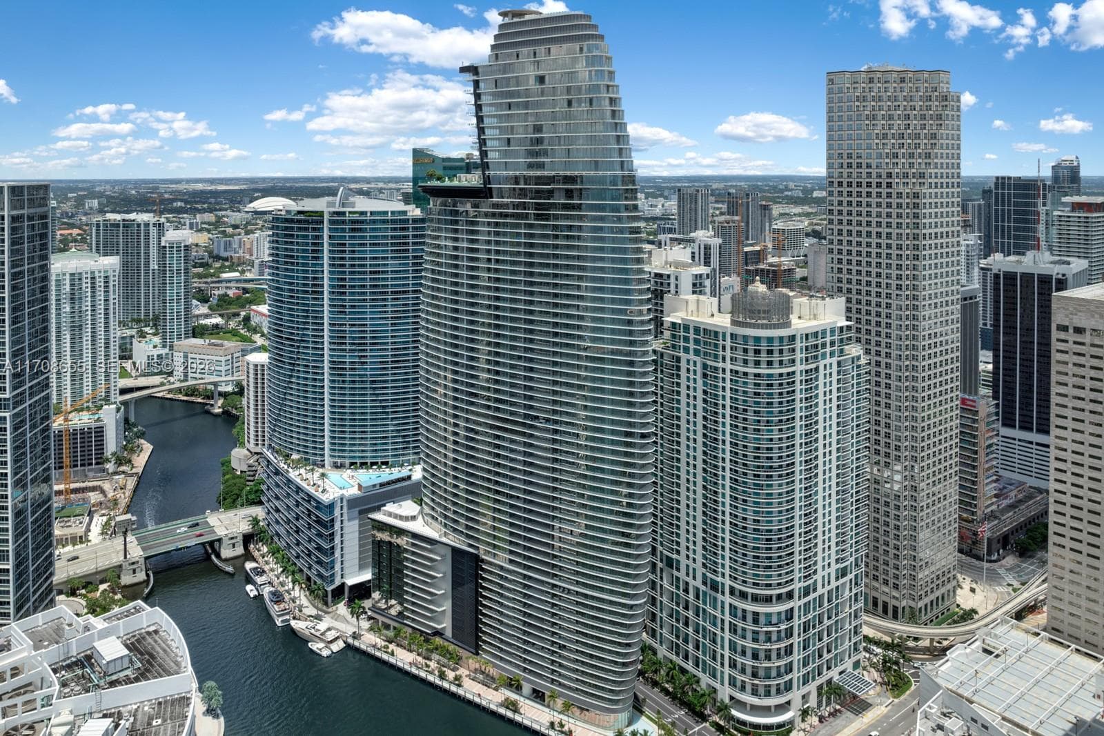 300 Biscayne Blvd Way # 4703, Miami FL 33131 — 97