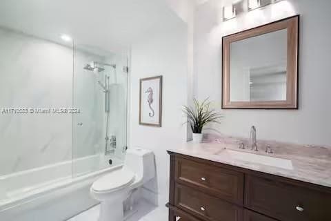100 Lincoln Rd # 739, Miami Beach FL 33139 — 16
