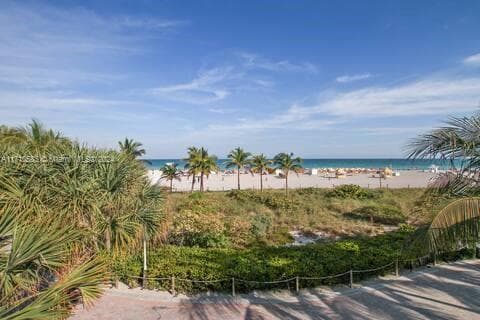 100 Lincoln Rd # 739, Miami Beach FL 33139 — 26