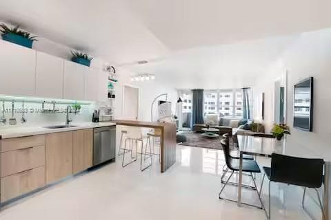 100 Lincoln Rd # 739, Miami Beach FL 33139 — 7
