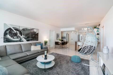 100 Lincoln Rd # 739, Miami Beach FL 33139 — 3