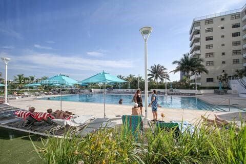 100 Lincoln Rd # 739, Miami Beach FL 33139 — 24