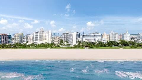 100 Lincoln Rd # 739, Miami Beach FL 33139 — 21
