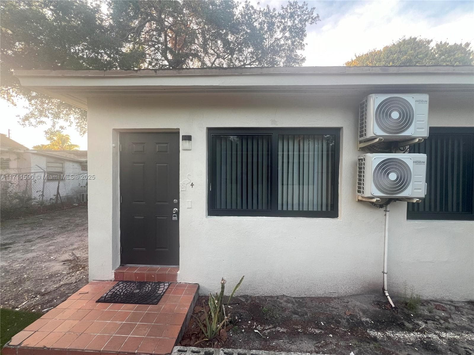 5520 NE 1st Ct, Miami FL 33137 — 23
